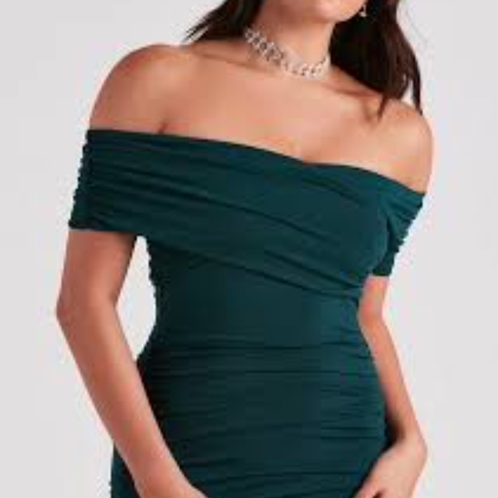 NWT WINDSOR LAYNE OFF SHOULDER MERMAID DRESS, HUNTER GREEN - Picture 2 of 4